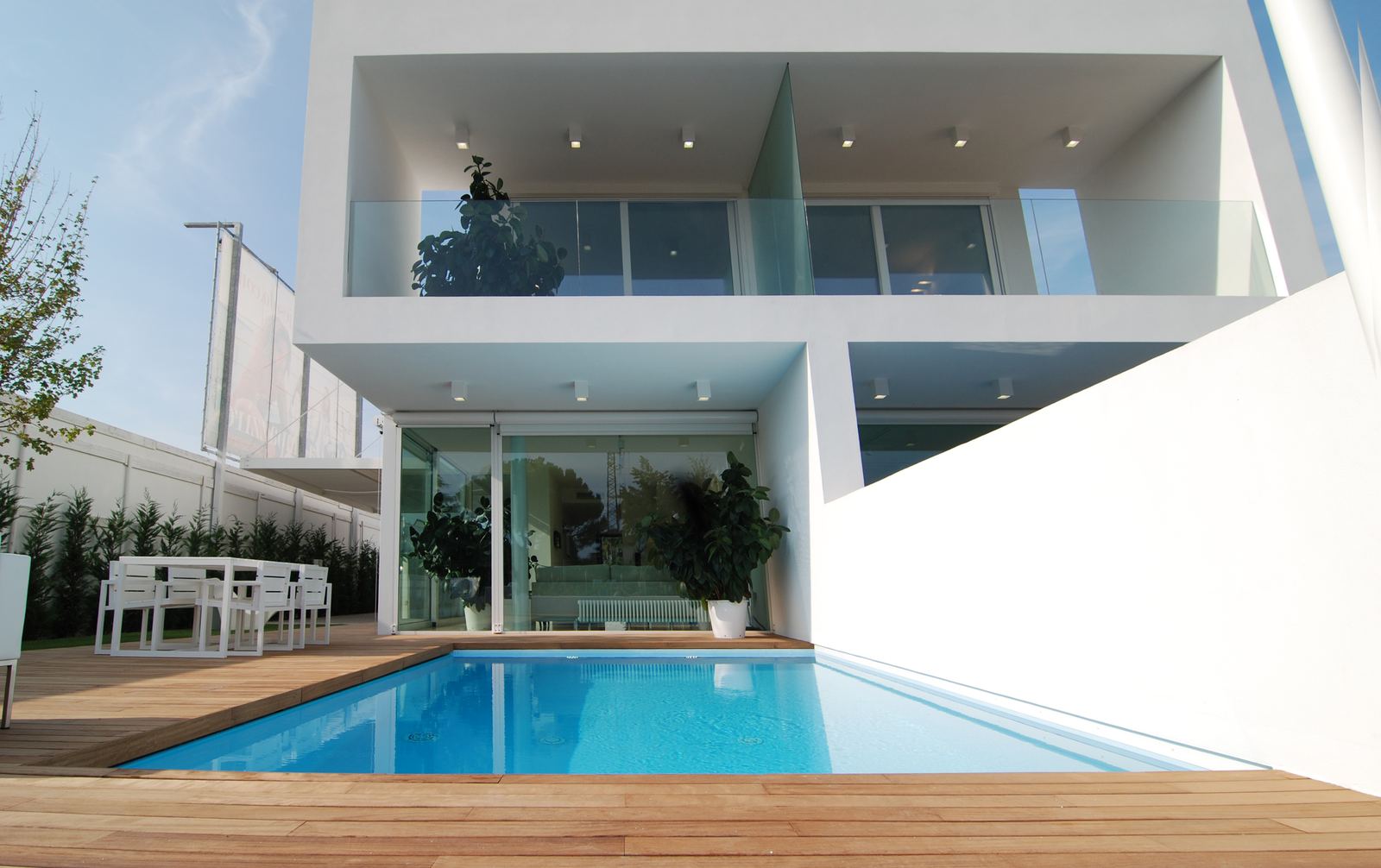 Villa Romersa — esterno con piscina